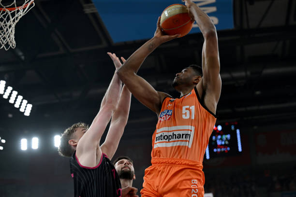 在财务压力 在财务压力